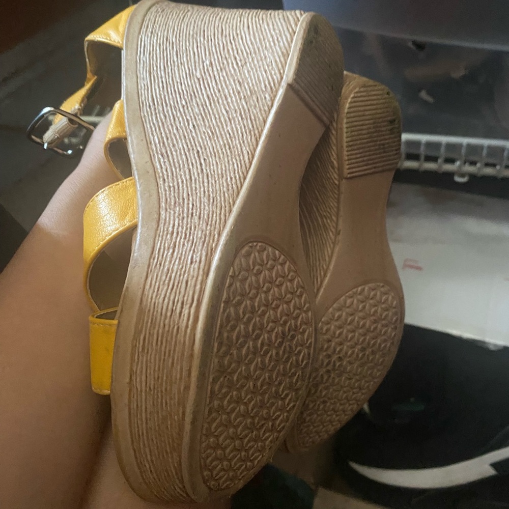 Platform sandals